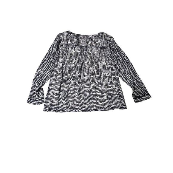 Vineyard Vines Womens Size 6 Navy Blue Zebra Pattern Silk Blend Blouse Top Excel - Picture 2 of 7